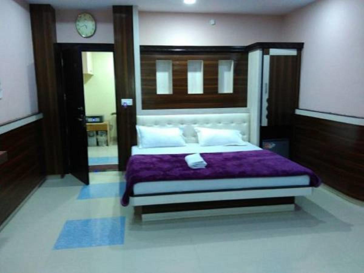 Hotel Blue Star Datia Luaran gambar