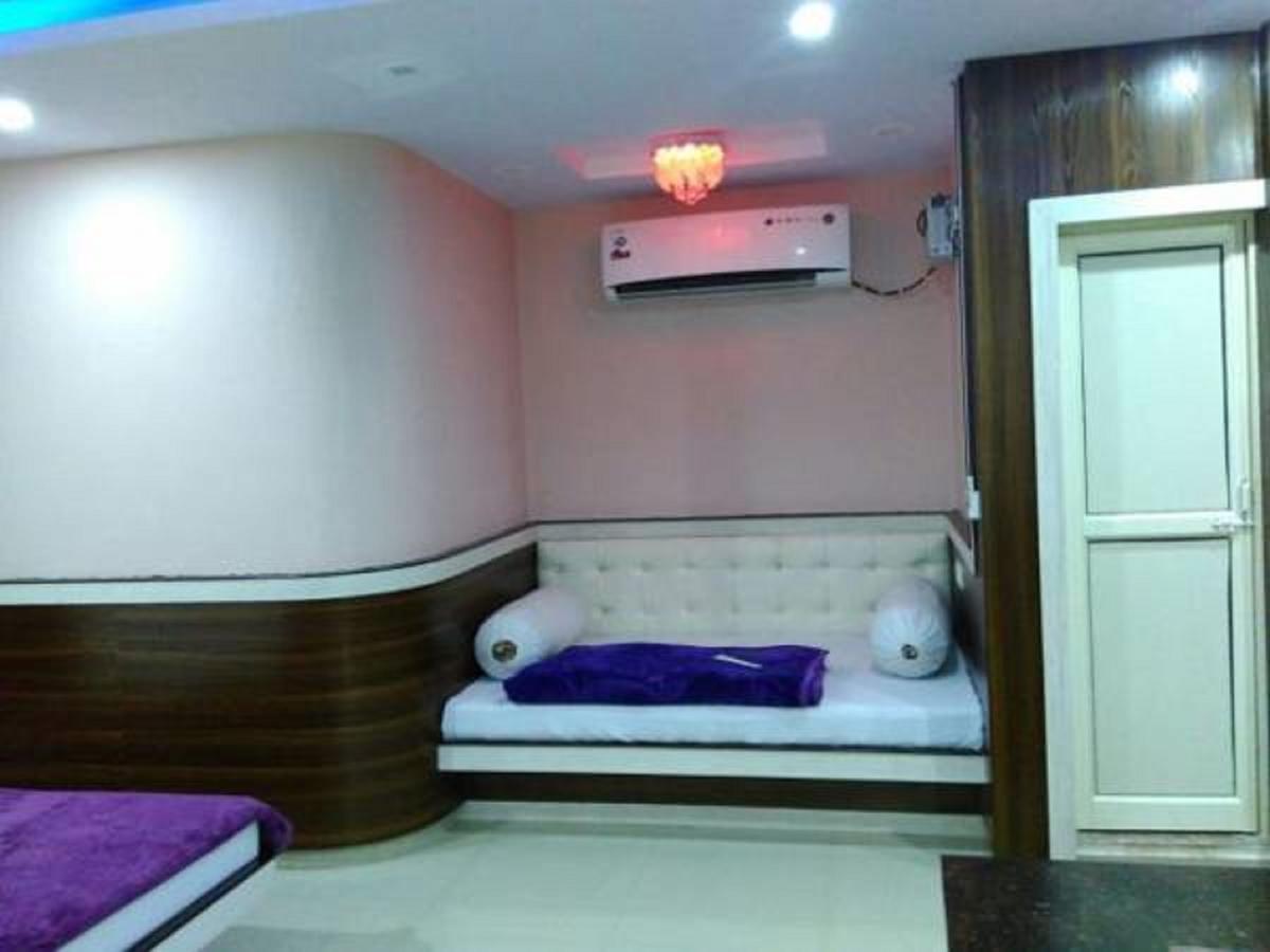 Hotel Blue Star Datia Luaran gambar